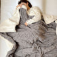📢📢50% RABATT NU!! ❄️ Verdickte Imitat‑Kaschmir Wurfdecke — Super weiche warme Kuscheldecke für Sofa, Bett, Büro und Reisen ☁️🛋️