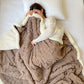 📢📢50% RABATT NU!! ❄️ Verdickte Imitat‑Kaschmir Wurfdecke — Super weiche warme Kuscheldecke für Sofa, Bett, Büro und Reisen ☁️🛋️