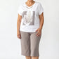 📢📢40% RABATT !!⏰Damen 2-teiliges Casual-Set für reifere Frauen – Kreuz-V-Ausschnitt Print-Shirt + 7/8 Cropped-Hose, weicher atmungsaktiver Stoff für Alltag, Yoga & Freizeit